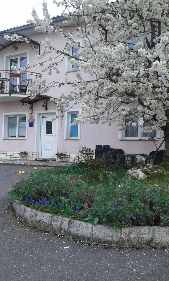 Guest House Surina Rupa Exterior foto