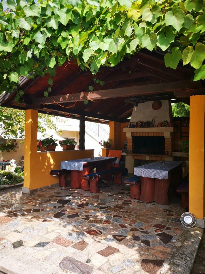 Guest House Surina Rupa Exterior foto